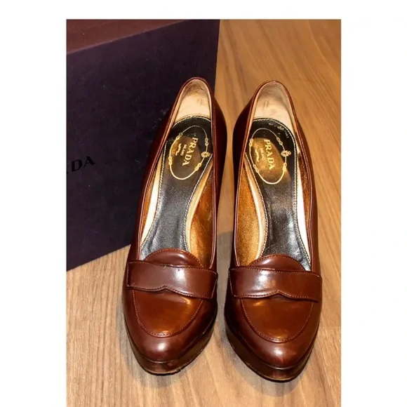 Prada Women's Dark Brown Leather Flats late 1990’s early 2000’s - Picture 1 of 7